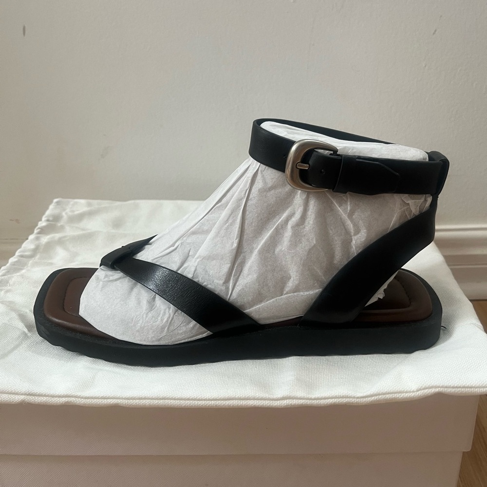 VINCE. Samuela Leather Sandals - Picture 8 of 10